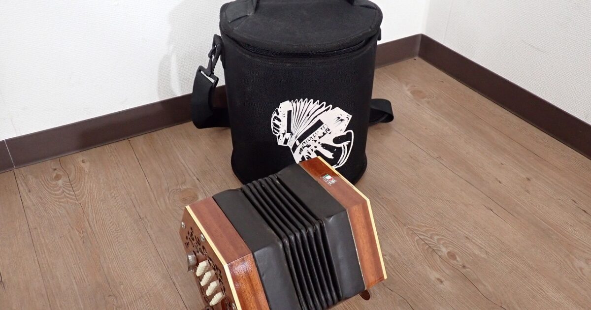 コンサーティーナ Bastari A-48 Tenor バスタリ クロマチック式  48ボタン テノール ソフトケース付き イタリア