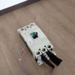 ブレーカー MITSUBISHI NF400-SW 300A 3P Ui 690V Uimp 8kV 50-60Hz 三菱電機 ノーフューズ 低圧遮断機 スイッチ