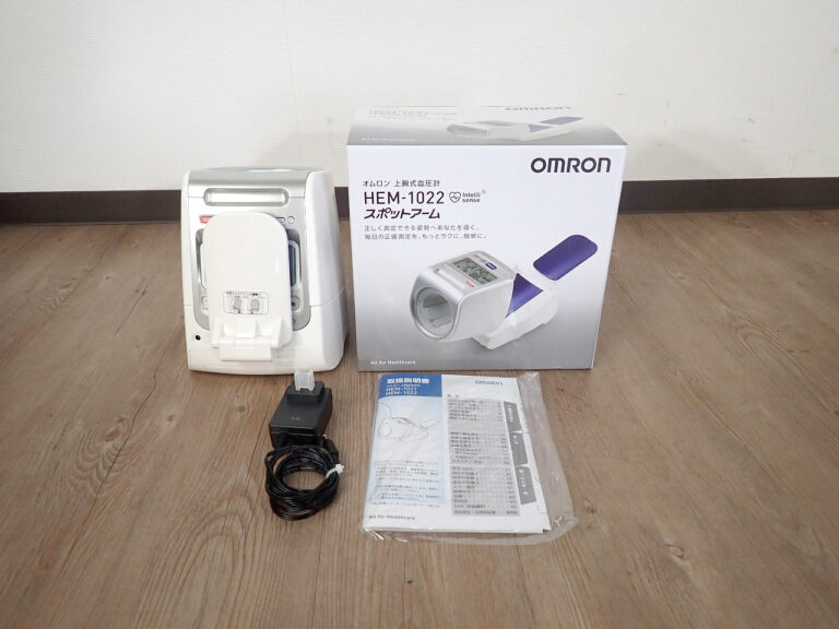 血圧計 OMRON HEM-1022 オムロン スポットアーム 上腕式 アームイン式 腕を入れるだけで測定が可能なフラッグシップモデル