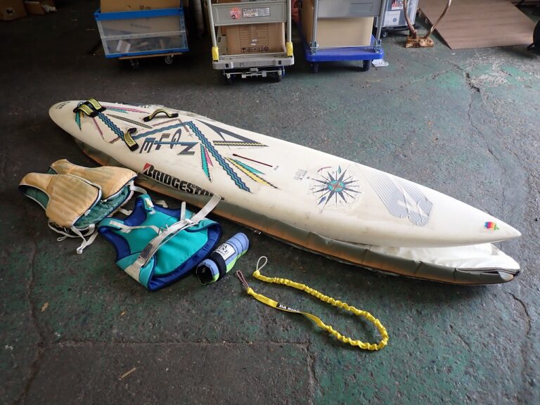 ウィンドサーフィン BRIDGESTONE B-280 長さ280cm 幅58cm ヤマハ ライフジャケット Gaastra Sails DA KiNE