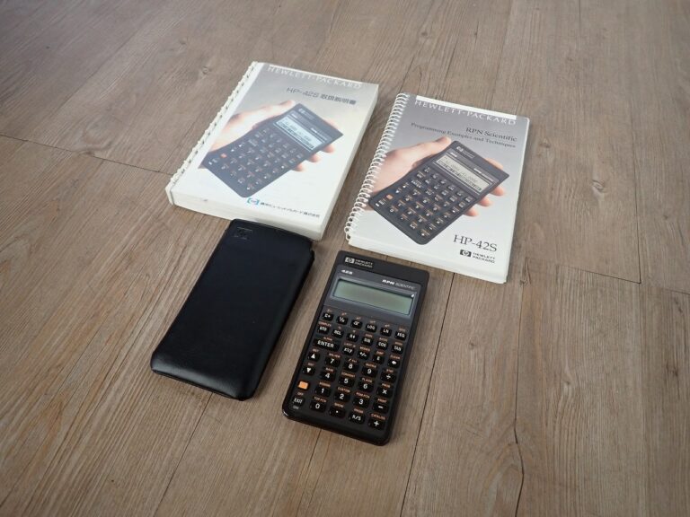 電卓 HP HP-42S RPN SCIENTIFIC 関数電卓 12桁 ヒューレットパッカード プログラミング 数学 線形代数 統計学 計算機科学