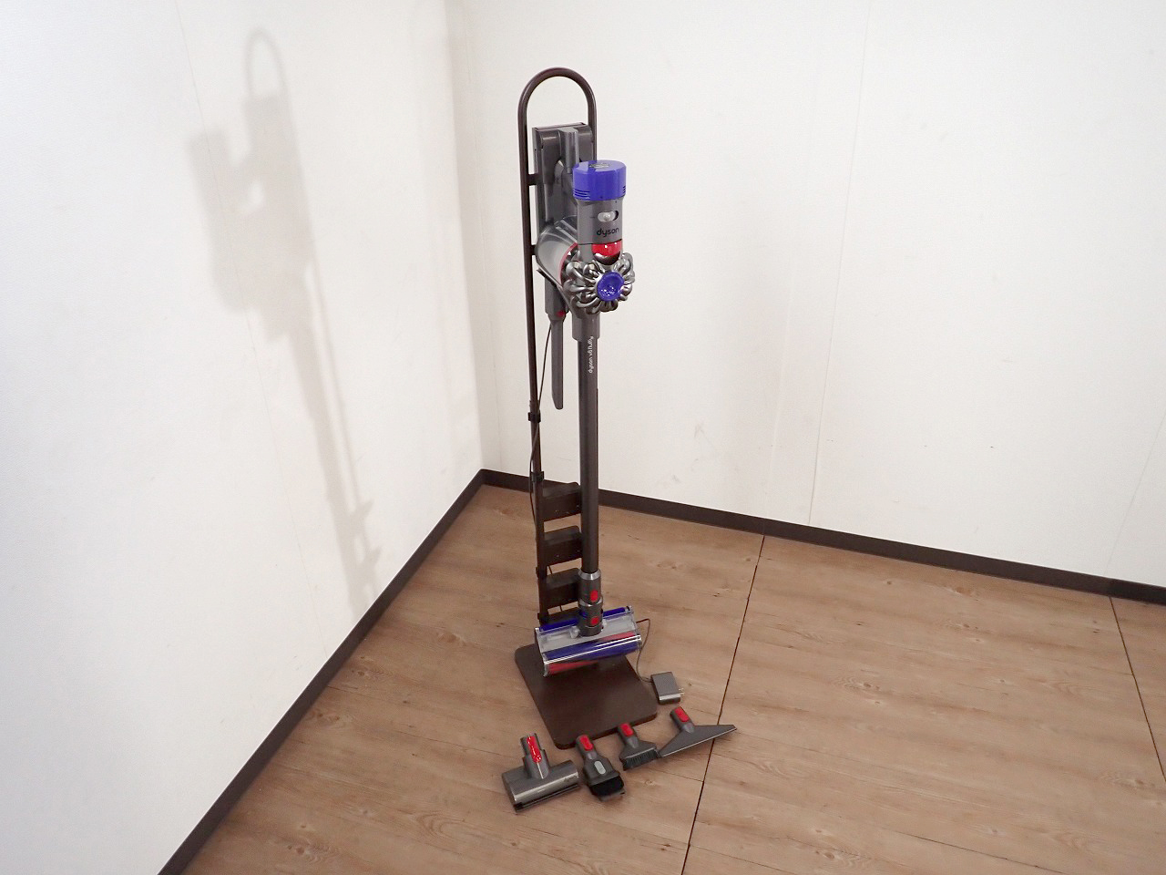 掃除機 dyson SV10 v8 fluffy+ ダイソン コードレス スティック