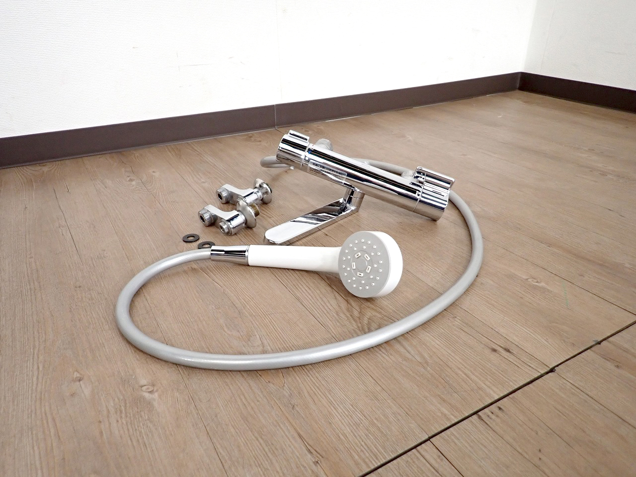 TOTO 中古 シャワー混合水栓 TBV03401J 未使用、未開封品】TOTOバス