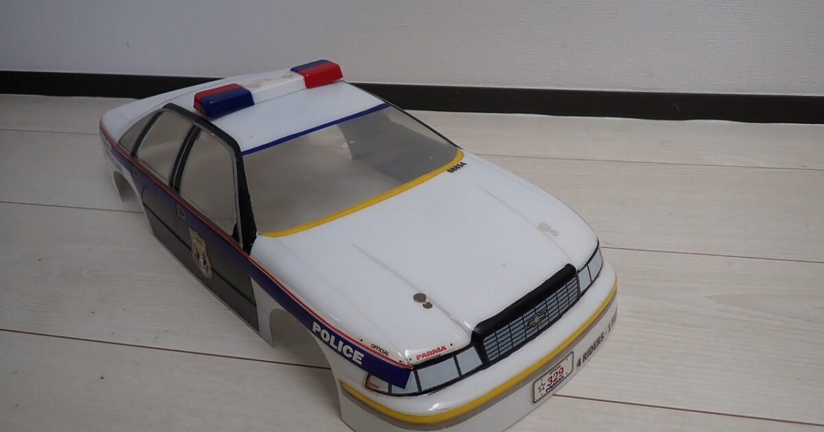 PARMA INTERNATIONAL パルマ 警察車両 パトカー OFFICIAL 329 4RIDERS-1FARE 完成品 シボレー 200mm 1/10 ラジコン ボディ