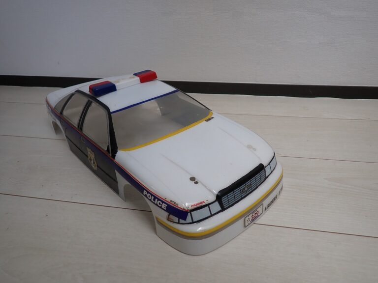 PARMA INTERNATIONAL パルマ 警察車両 パトカー OFFICIAL 329 4RIDERS-1FARE 完成品 シボレー 200mm 1/10 ラジコン ボディ