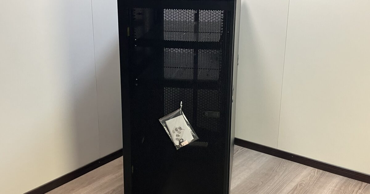 IBM アイビーエム ラインプリンタ 5400-L06