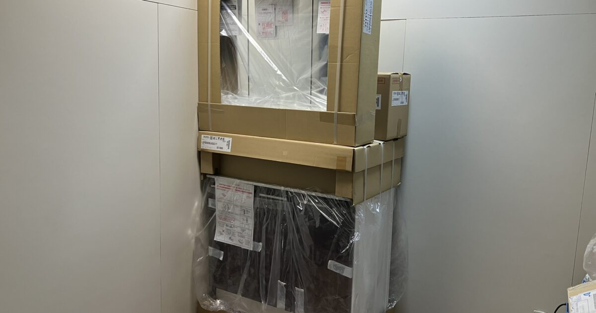TOTO 洗面化粧台 オクターブ 三面鏡 LMFB090A3GLC1G LDFB090BJGGG1Y 間口900mm 2023年製造