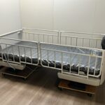 PARAMOUNT BED パラマウントベッド 介護ベッド 楽匠Z 3モーター サイドテーブル付 耐圧分散 床ずれ防止用エアマット ネクサスR
