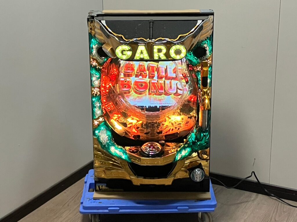 サンセイ P真・牙狼2 枠色不問 中古パチンコ実機 [枠名：金翔 真