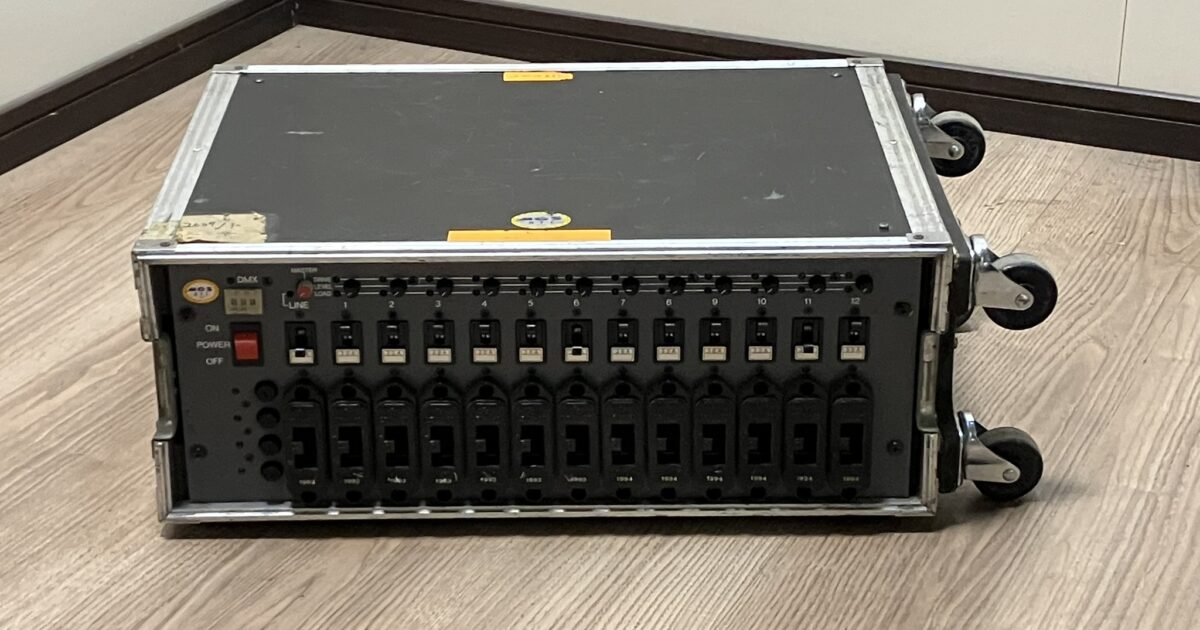 DSP-VEGA 電源サプライ DMX対応 ハードケース付き 12ch 電源ユニット