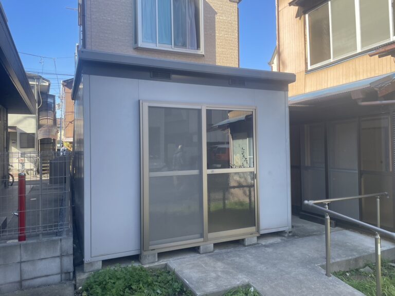物置 INABA SMK-75H イナバ ナイソー H3040×D2460×H2440 プレハブ 倉庫 断熱 窓 屋外 スチール グレー 稲葉製作所
