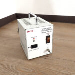 変圧器 SANYO TSD-03E 山洋電気工業 海外用 自動電圧安定装置 300W 220V→100V 家庭用 降圧器 ステップダウントランス 安定化電源