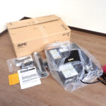 無停電電源装置 UPS APC SRT1500XLJ エーピーシー ラックマウント タワー両用型 1500VA/1350W 常時インバーター 正弦波 未通電