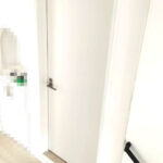 室内ドア LIXIL YY-AA08H-MBA9 リクシル ラシッサS トイレ用 鍵付き 三方枠付き ドアストッパー付き 高さ199×幅77cm