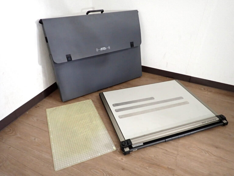 製図板 MUTOH UM-06N ムトーエンジニアリング 平行定規 マグネット式 A2製図用紙対応 卓上型平行定規 建築士受験