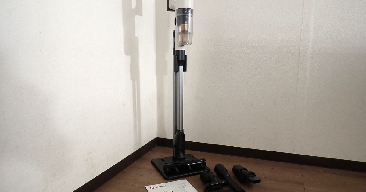 スタンド型掃除機 Electrolux EFP71524 UltimateHome700 エレクトロラックス コードレス ハンディ クリーナー 軽量 シェルホワイト