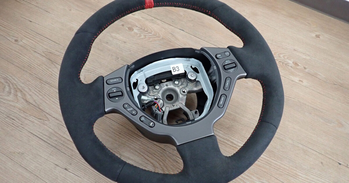 ステアリング NISSAN GTR35 NISMO ニスモ 日産 ステアリングスイッチ付属 穴20ｍｍ 直径370mm ハンドル 本体 新車外し 純正