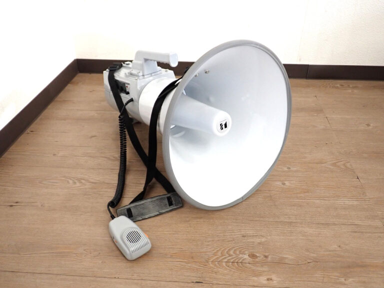 ショルダーメガホン TOA ER-2130W ティーオーエー 30Ｗ ホイッスル音付 拡声器 スピーカー 肩掛け