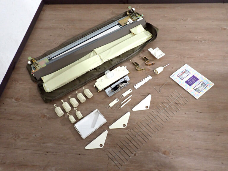 ジャガードリブニッター SILVER REED SRJ70 シルバー精工 編み機 ハンドメイド ハンドクラフト 手工芸 ニット 毛糸 編み物