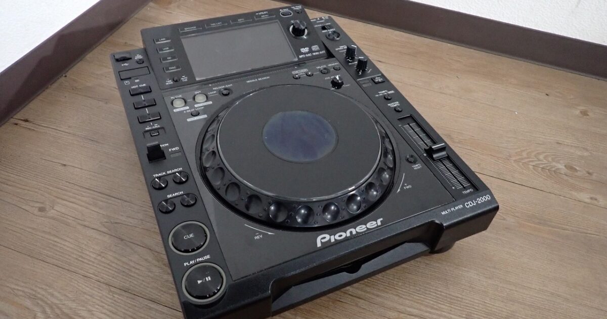 CDJプレイヤー Pioneer CDJ-2000 パイオニア プロDJ クラブ用 マルチプレーヤー 大型液晶ディスプレイ ターンテーブル 音響機材