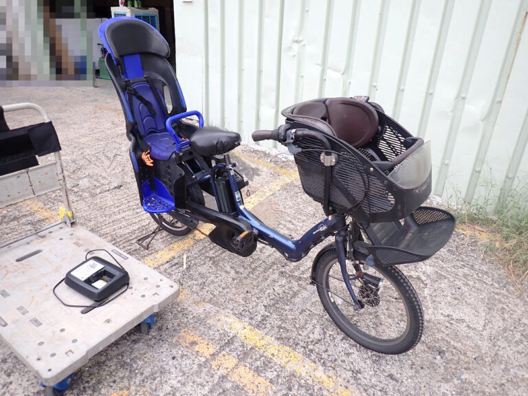 電動アシスト付き自転車 YAMAHA PAS Kiss ヤマハ バッテリー充電器 充電回数2点灯・実力容量4点灯 チャイルドシート ブルー