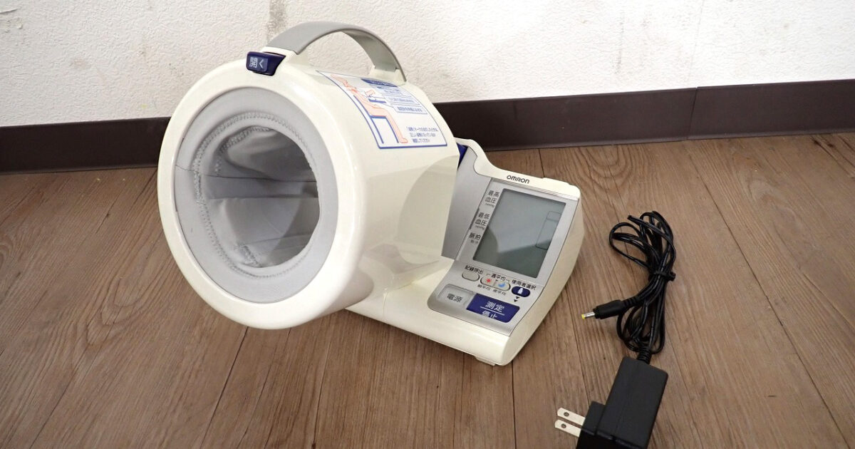 デジタル自動血圧計 OMRON HEM-1011 オムロン スポットアーム 上腕式 早朝高血圧 確認機能付 健康器具