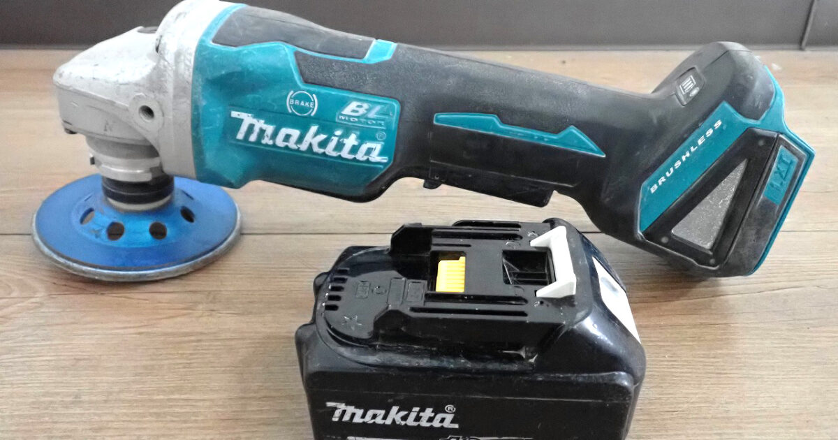 充電式 ディスクグラインダー makita GA408DZ BL1860B マキタ 純正バッテリー付 100mm 18V 6Ah ブレーキ付 コードレス 電動工具 DIY