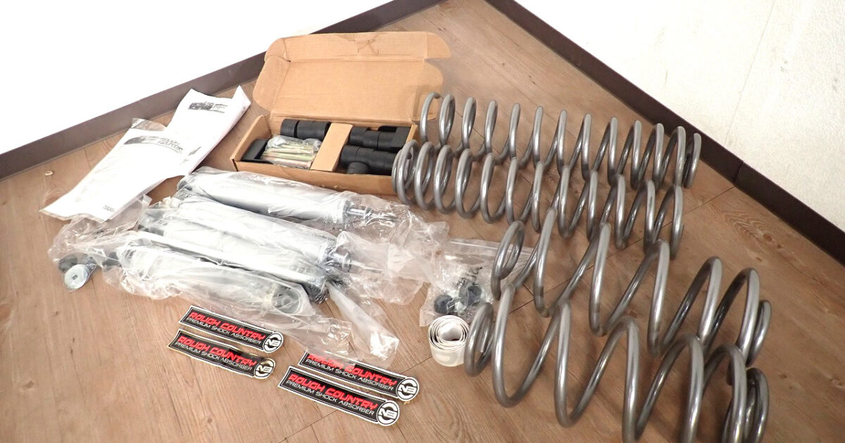 TJラングラー用 ボディリフトアップキット コイルサスペンションキット ROUGH COUNTRY 1157BAG2 1652BAG2 ラフカントリー 自動車 部品