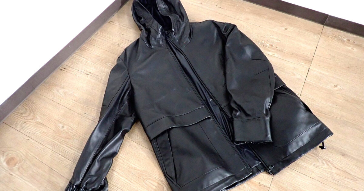 ジャケット Moncler 2406-11597 モンクレール サイズ56 XXL相当 レザー メンズ ブラック フード ジップ パーカー アウター 冬服