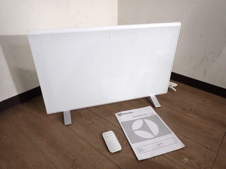 パネルヒーター Electrolux EP12D001C0 エレクトロラックス Quickheat700 8-10畳 床置き 壁掛け 電気ストーブ 暖房器具 北欧 ホワイト