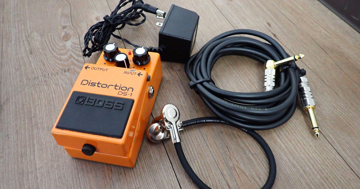 ギターエフェクター BOSS DS-1 ボス ディストーション DC9V 4mA ディストーション 歪みサウンド ロック ケーブル付