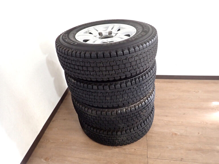 スタッドレスタイヤ BRIDGESTONE BLIZZAKREVO969 ブリヂストン 4個セット バン・小型トラック用 ホイール 195/80R15 107/105L