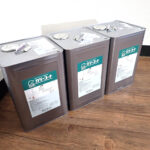 塗料 PARATEX カラーコート パラテックス 20kg×3缶セット 骨材入りトップコート材 軽歩行用 防水層化粧保護材 水性樹脂 グレー 耐水性