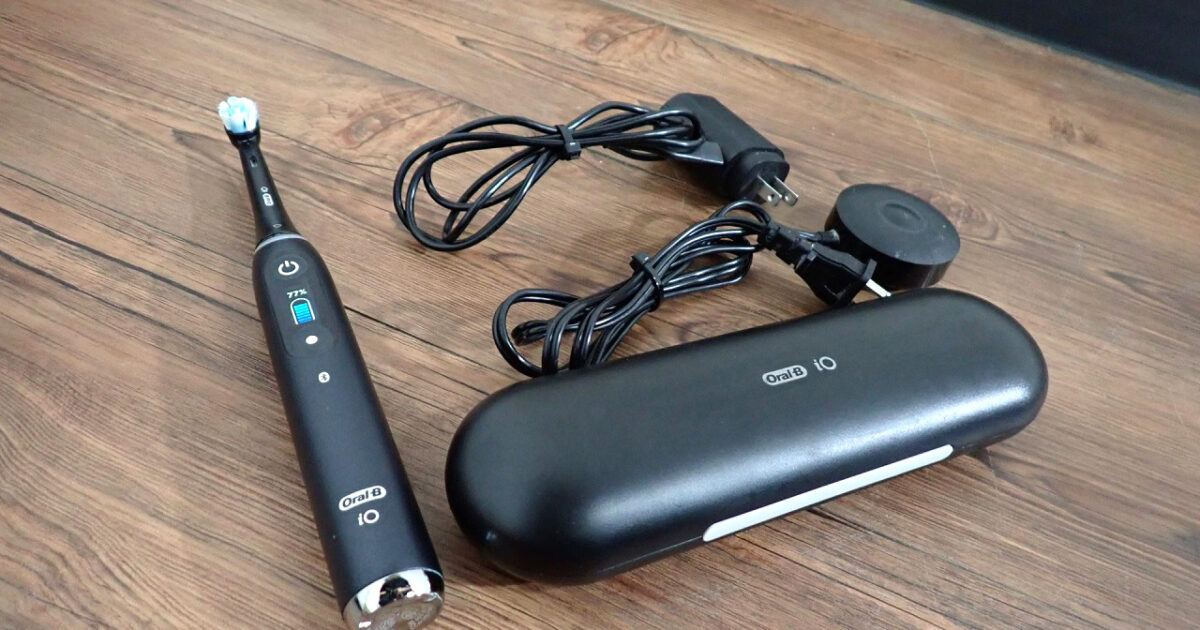 充電式 電動歯ブラシ Braun IOM92B22ACBK ブラウン オーラルB iO9 100-240V 回転式 ケース付 ブラックオニキス
